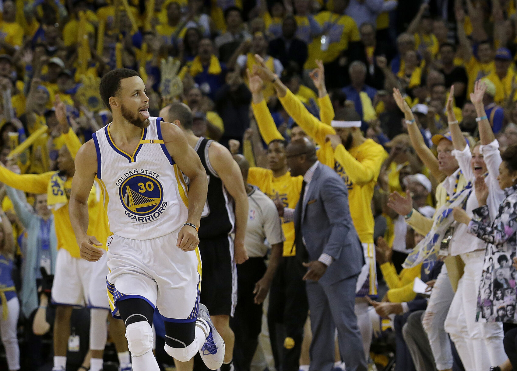 2017: Stephen Curry scores 40 points to lead Warriors to playoff win